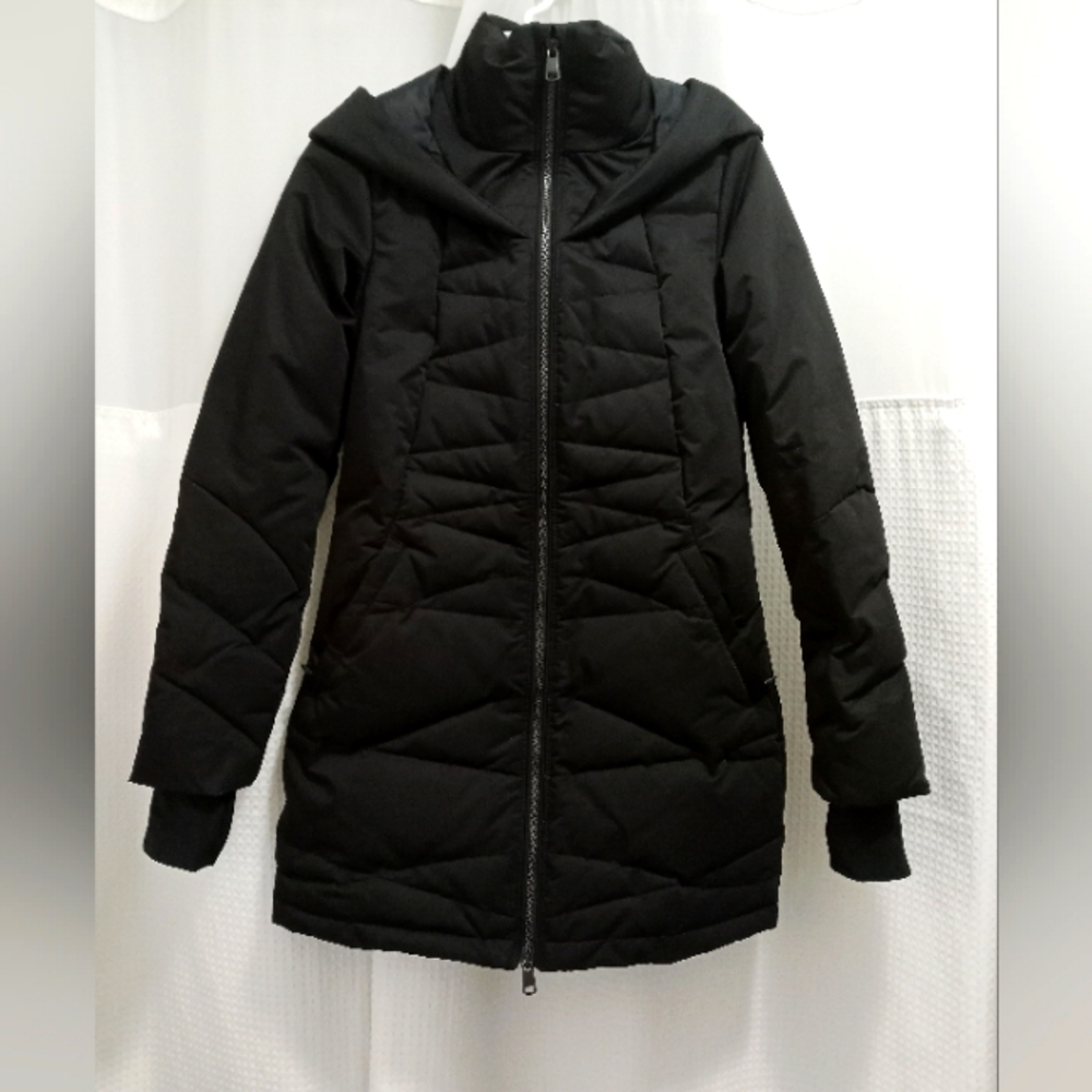 Lole Down winter jacket. Mid length.  EUC.  Size xs.